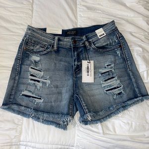 NEW Judy Blue mid rise denim shorts, size medium